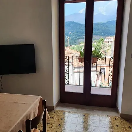 Indipendente Nel Centro Storico Apartman Lauria Inferiore
